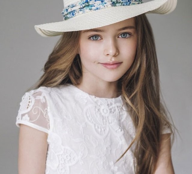 Dünyanın en güzel çocuğu Kristina Pimenova