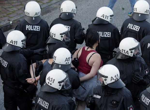 İşte fotoğraflarla Hamburg'daki G-20 protestoları