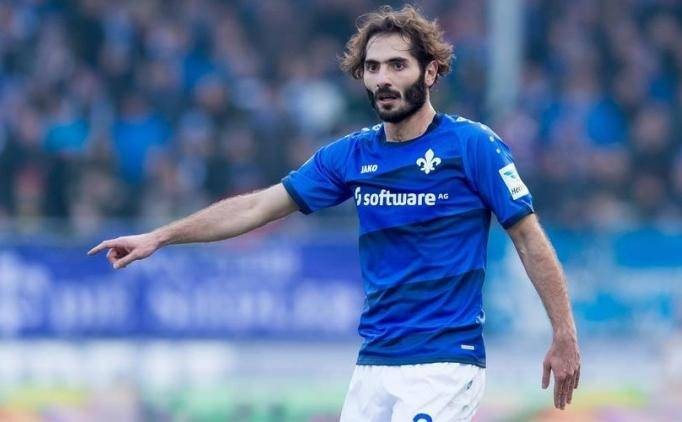 Avrupa'da top koşturan Türk futbolcular