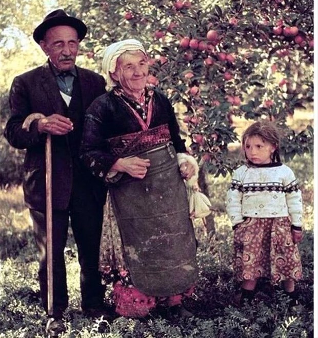 Tarihten ilginç kareler! Osmanlı'da bir terzi makası...