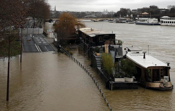 Paris sular altında