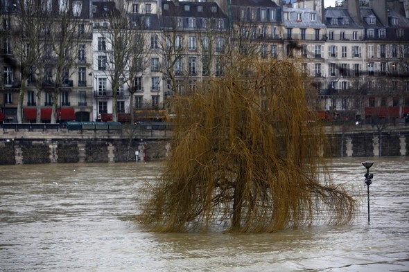 Paris sular altında
