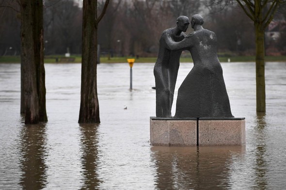 Paris sular altında