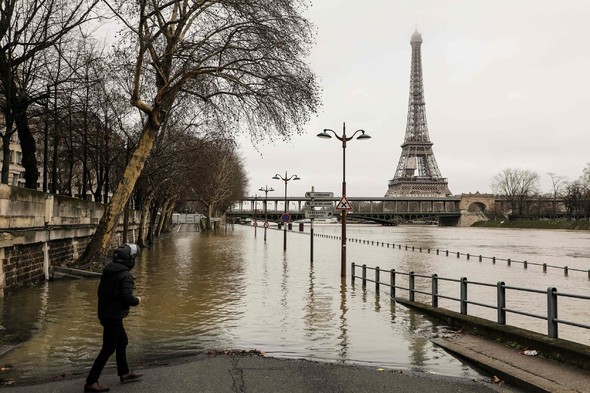 Paris sular altında