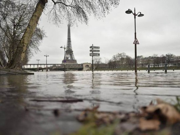 Paris sular altında
