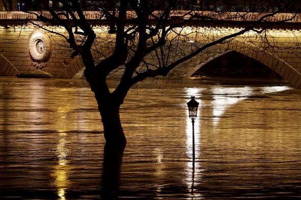 Paris sular altında
