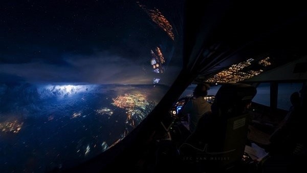 Hollandalı pilotun çektiği büyüleyici gökyüzü fotoğrafları