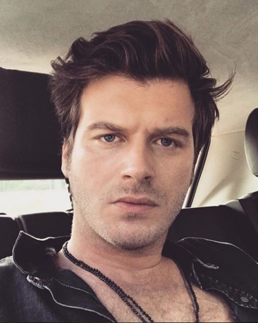 Kıvanç Tatlıtuğ'un yeni partneri Elçin Sangu oldu