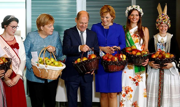 Merkel'den elma üreticisine destek 
