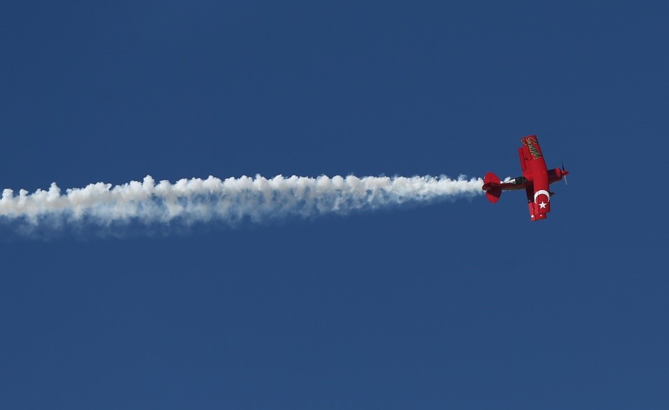 Kadın pilotdan Cumhuriyet Bayramı'na özel gösteri