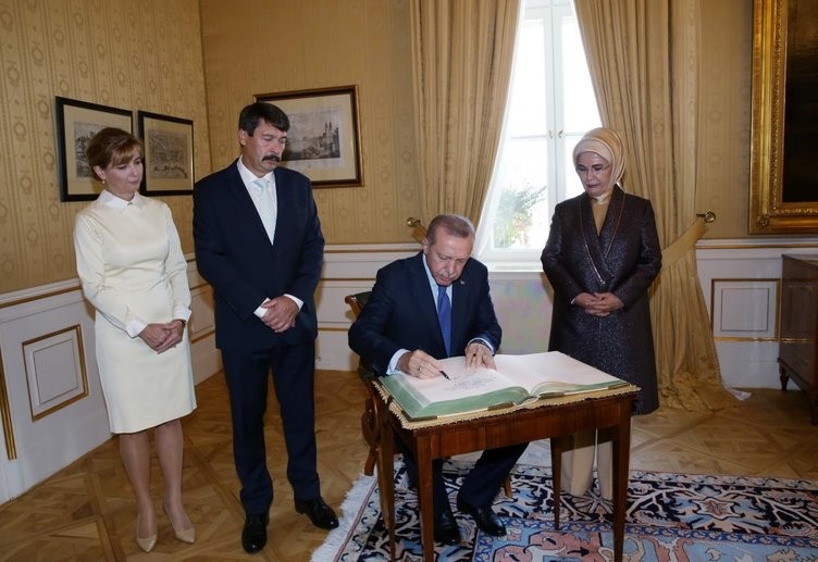  Erdoğan Janos Ader tarafından karşılandı