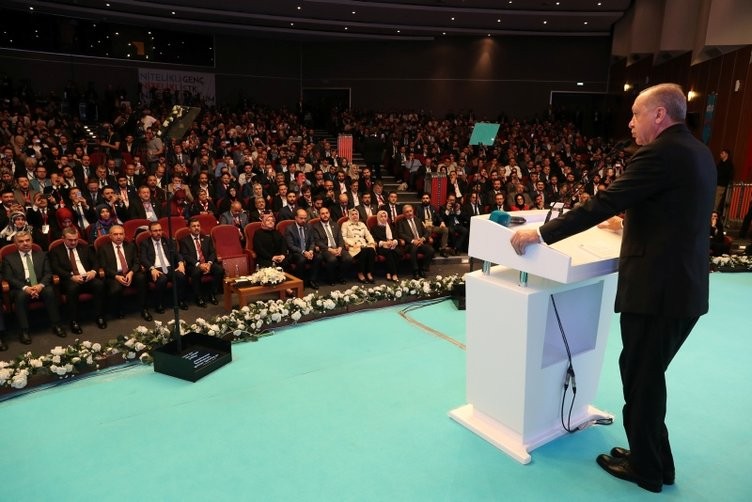 Erdoğan, Türkiye Gençlik Zirvesi'ne katıldı!