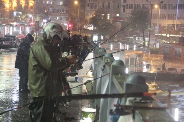 İştanbul'da şiddetli fırtına ve sağanak