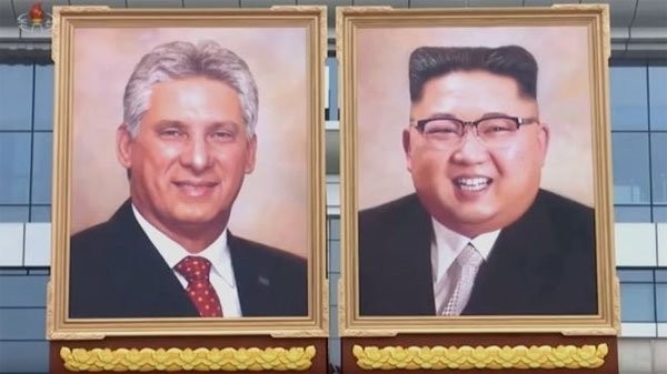 Kuzey Kore lideri Kim'in ilk kez portresi asıldı