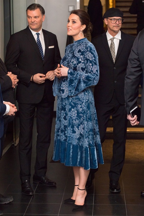 Kraliçe müdahele etti 70 yaşındaki Camilla'ya benzedi