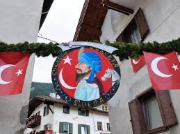 Avrupa’nın ortasında  323 yıldır Türk gibi yaşıyorlar !