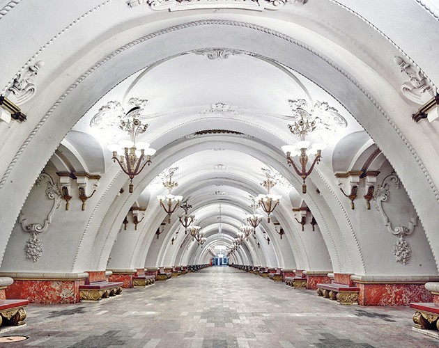 Sovyet döneminin göz kamaştırıcı metro istasyonları