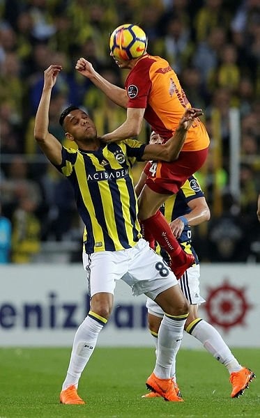 Fenerbahçe-Galatasaray maçından kareler