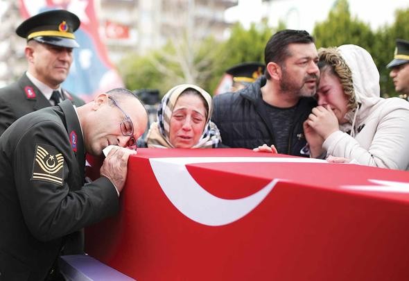 8 şehidimizi yüreğimize gömdük