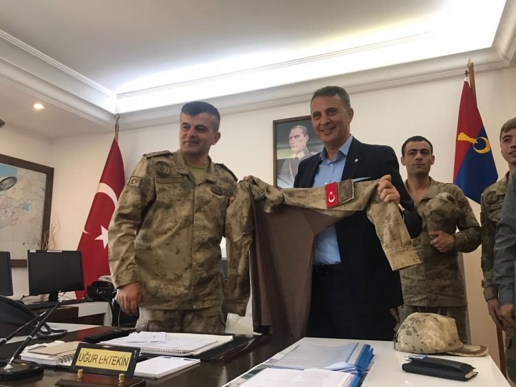 Ünlü isimler askere moral vermek için sınıra akın etti