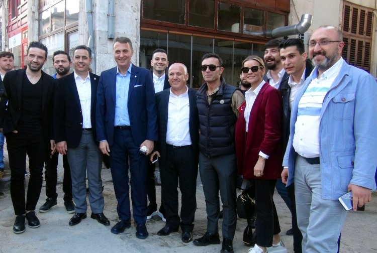 Ünlü isimler askere moral vermek için sınıra akın etti