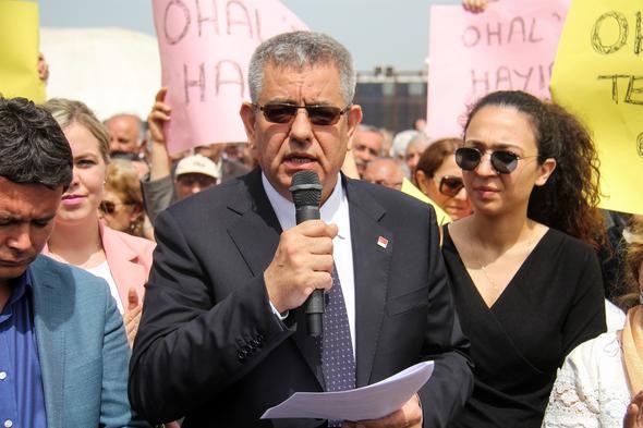 81 ilde eş zamanlı oturma eylemi