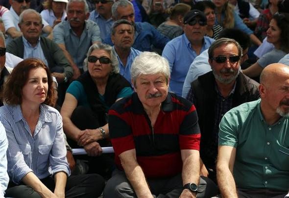81 ilde eş zamanlı oturma eylemi