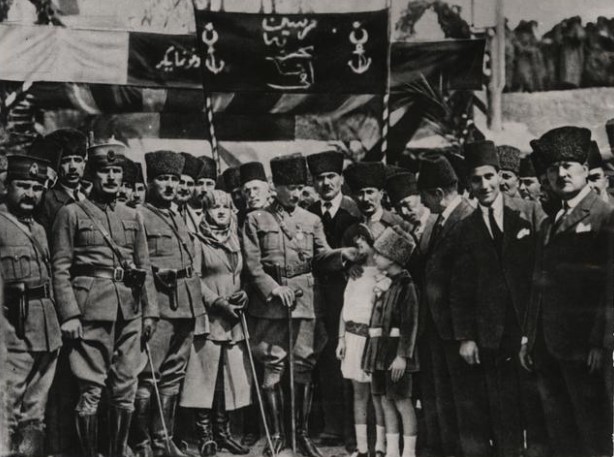 Atatürk'ün çocuk sevgisi