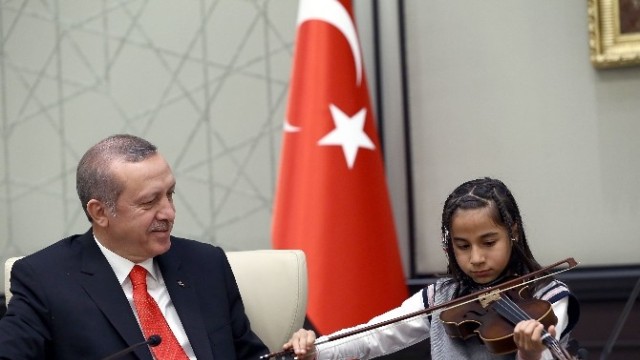 Devlet büyükleri koltuklarını devretti