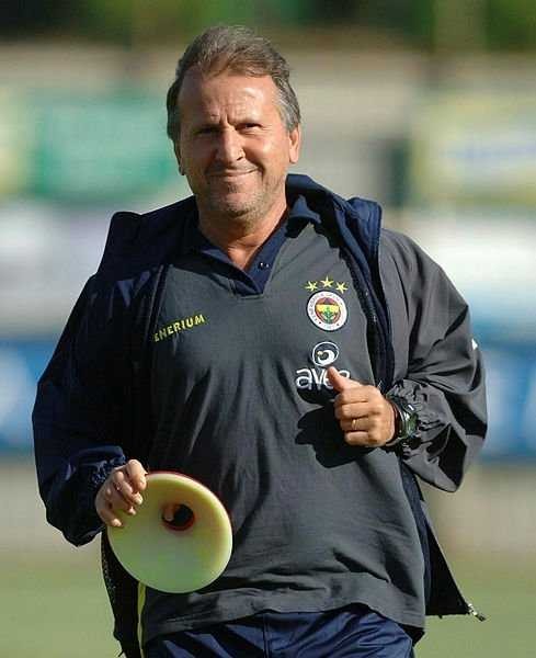 Tarihe geçen futbol efsanelerini açıkladı