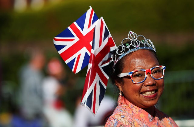Prens Harry ile Meghan Markle evlendi