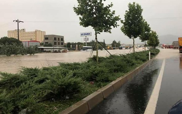 Denizli-Ankara karayolu trafiğe kapandı