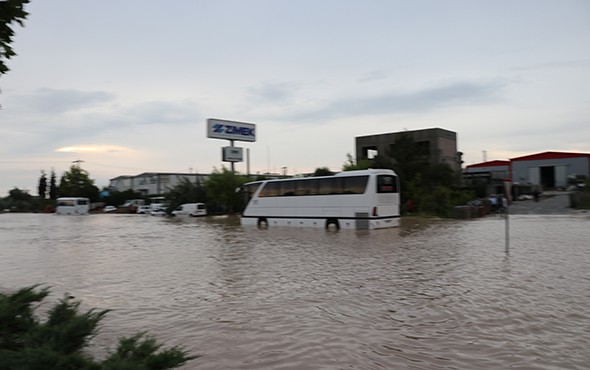 Denizli-Ankara karayolu trafiğe kapandı