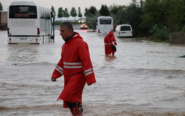 Denizli-Ankara karayolu trafiğe kapandı