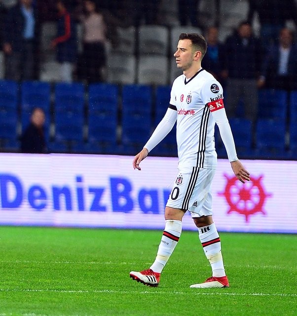 Beşiktaş o imzaları niçin saklıyor