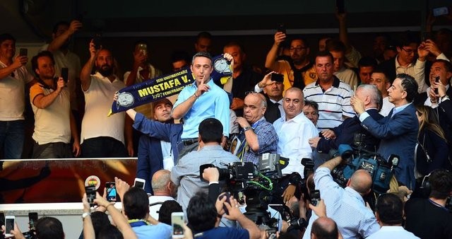 Ali Koç başkan oldu, stat coştu