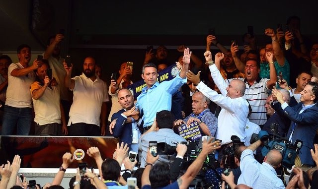 Ali Koç başkan oldu, stat coştu