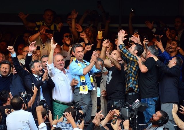 Ali Koç başkan oldu, stat coştu