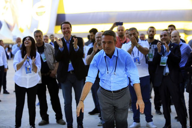 Ali Koç başkan oldu, stat coştu