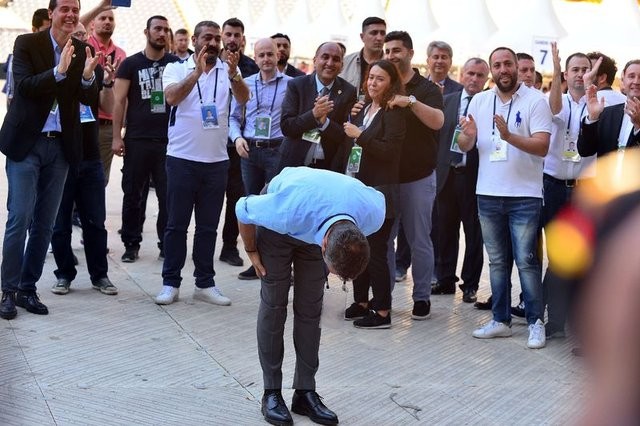 Ali Koç başkan oldu, stat coştu