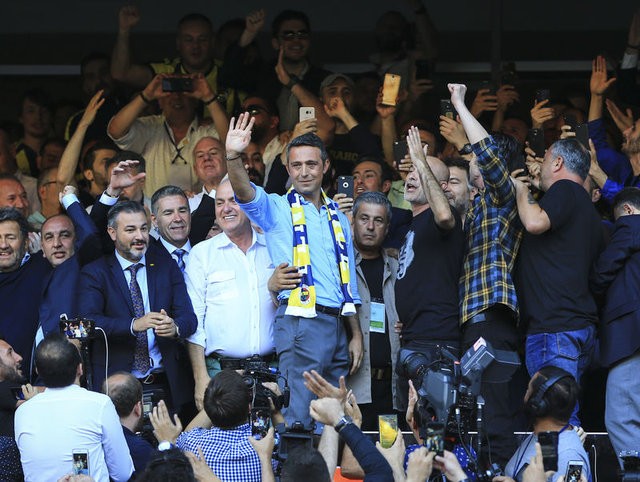 Ali Koç başkan oldu, stat coştu