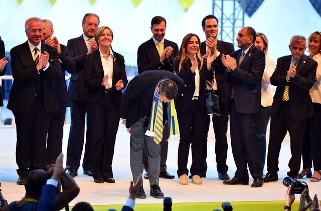Ali Koç başkan oldu, stat coştu
