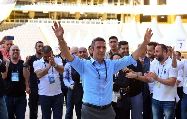 Ali Koç başkan oldu, stat coştu
