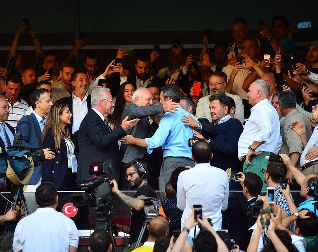 Ali Koç başkan oldu, stat coştu