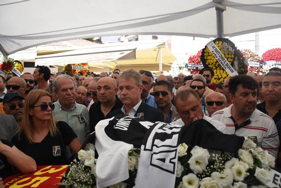 Futbol camiası Kayıhan'ı son yolculuğuna uğurladı