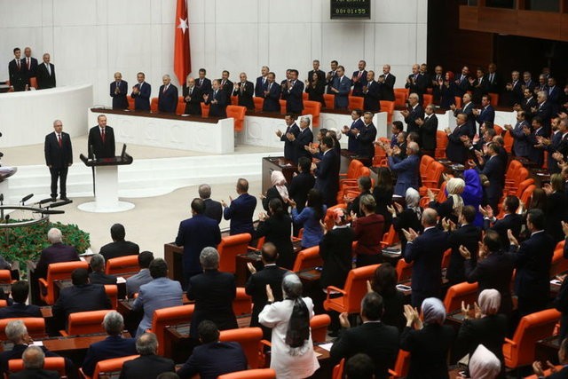 İşte yeni sisteme geçiş törenlerinden renkli kareler...