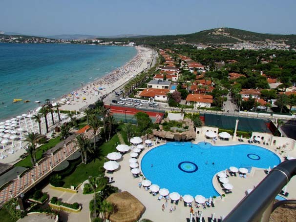 Çeşme'de adım atacak yer kalmadı...