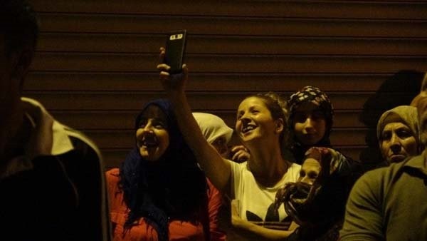 Gebze'deki yangını vatandaşlar gülerek izledi
