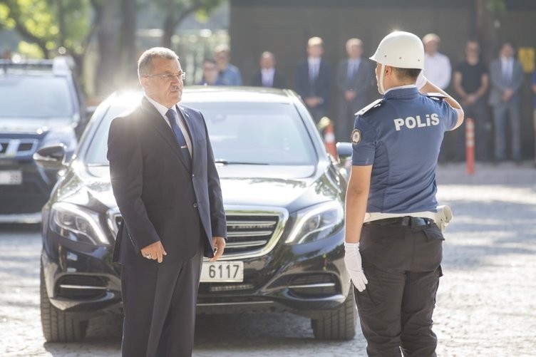 Celal Uzunkaya görevine böyle başladı! 