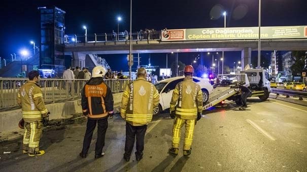 Bakırköy'de trafik kazası! Yaralılar var...